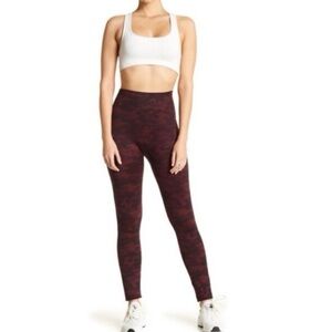 SPANX Look at Me Now Black and Purple Camouflage Leggings Size XSmall